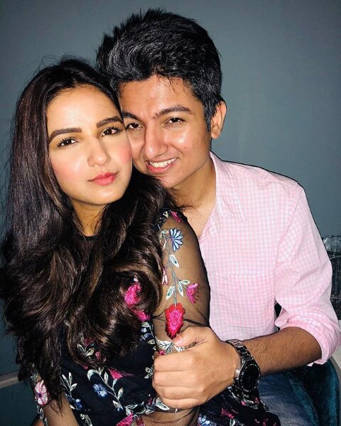 Jasmin Bhasin Boyfriend, Husband, Family & More