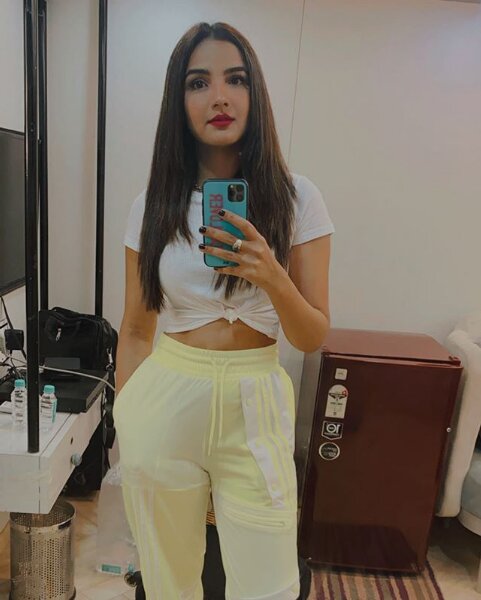 Jasmin Bhasin Physical Stats & More