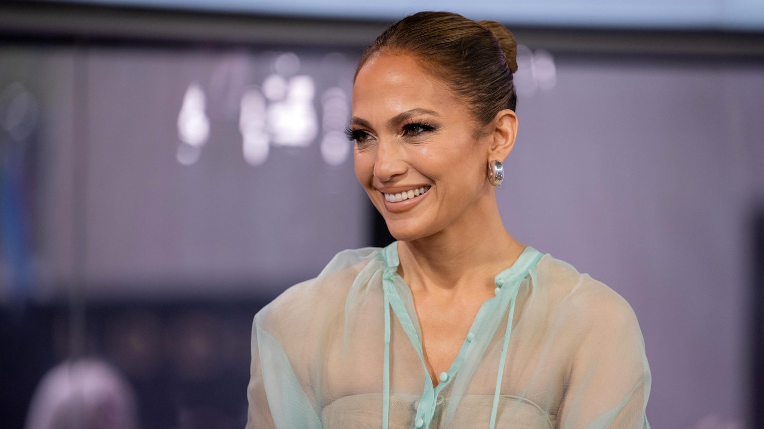 Jennifer Lopez Biography, Wiki, Relationships, Husband, Parents, Net ...