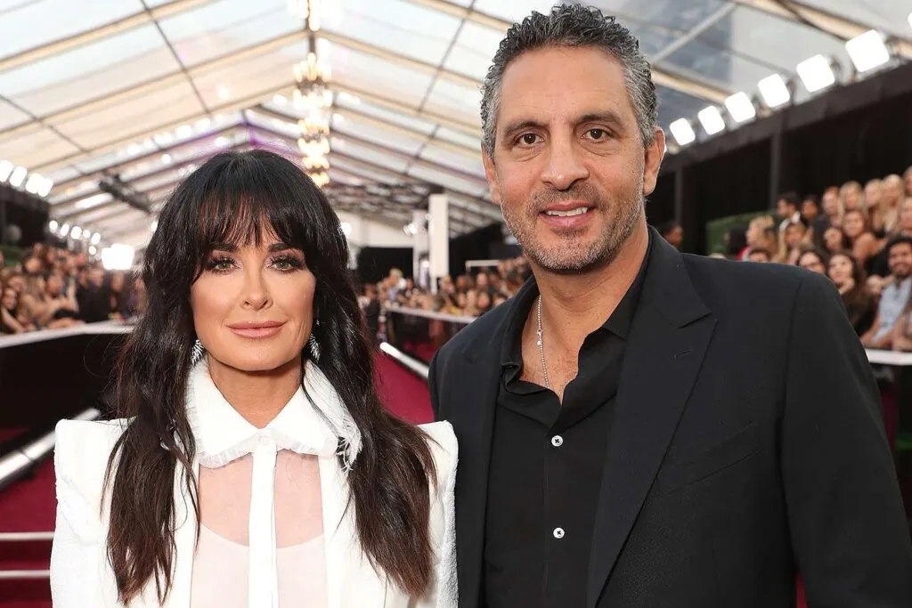 Who is Mauricio Umansky dating in 2023? Did Kyle Richards and Mauricio ...